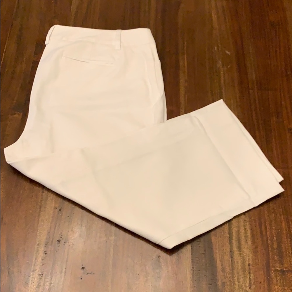 Petite Curvey Capris